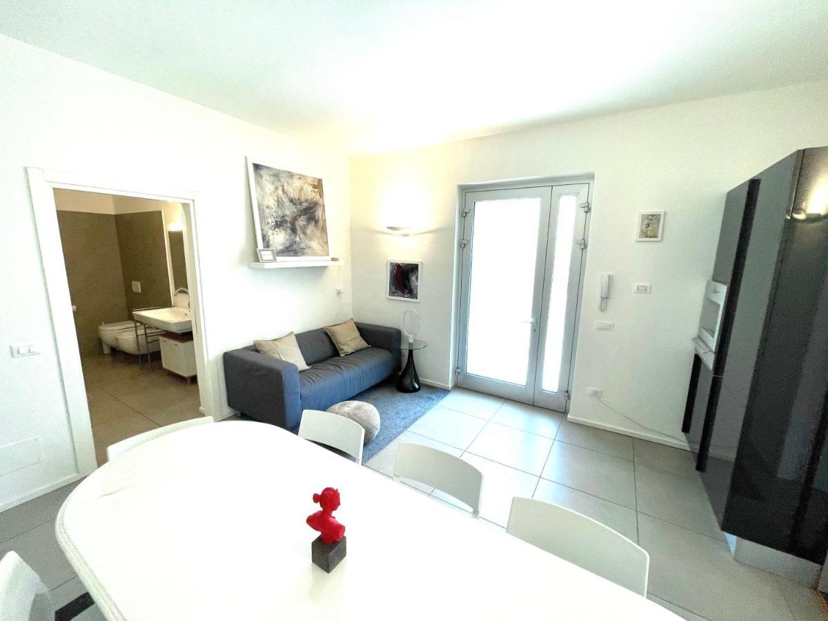 Carly'S Rooms Torbole Sul Garda Екстер'єр фото