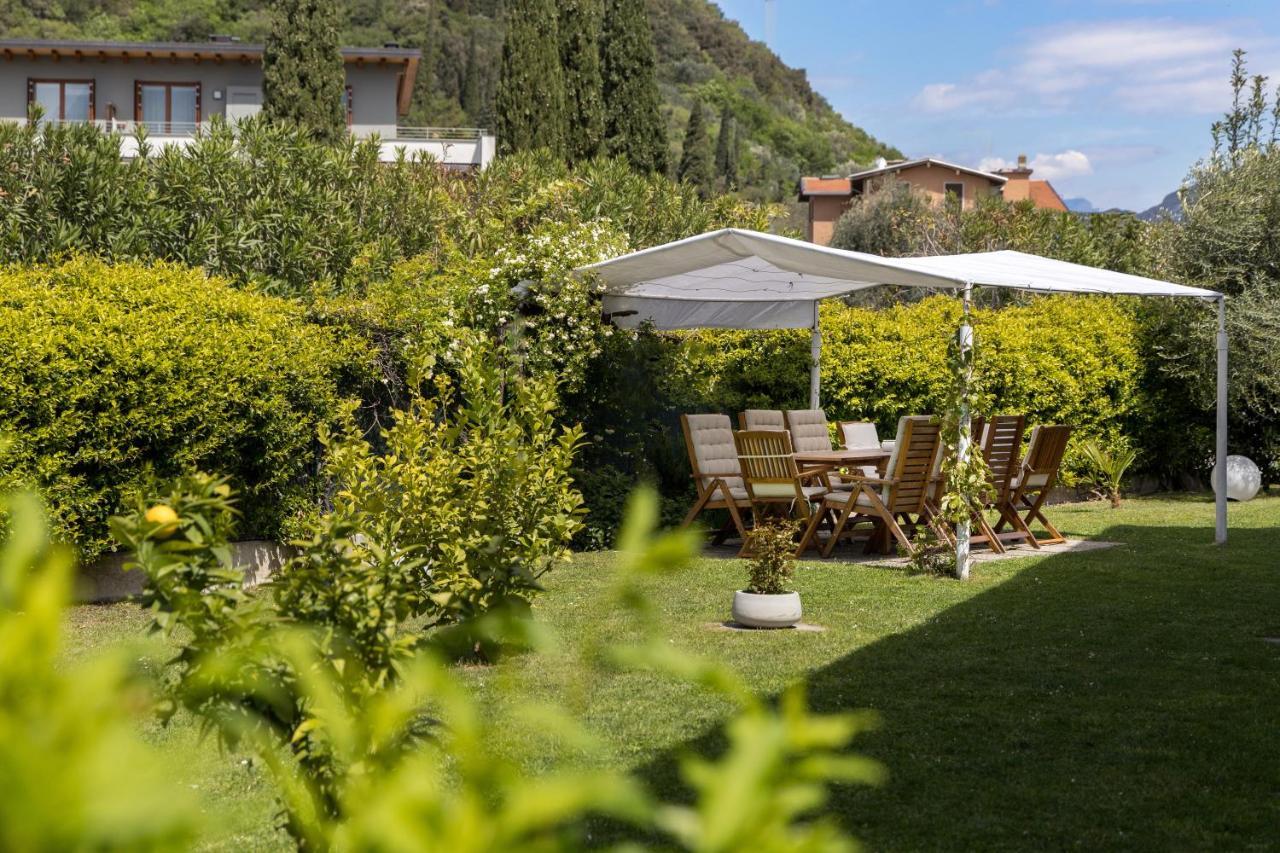 Carly'S Rooms Torbole Sul Garda Екстер'єр фото