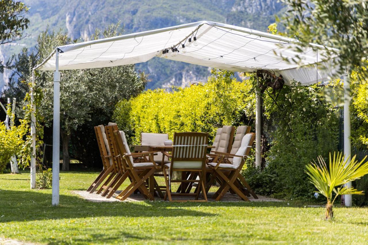 Carly'S Rooms Torbole Sul Garda Екстер'єр фото