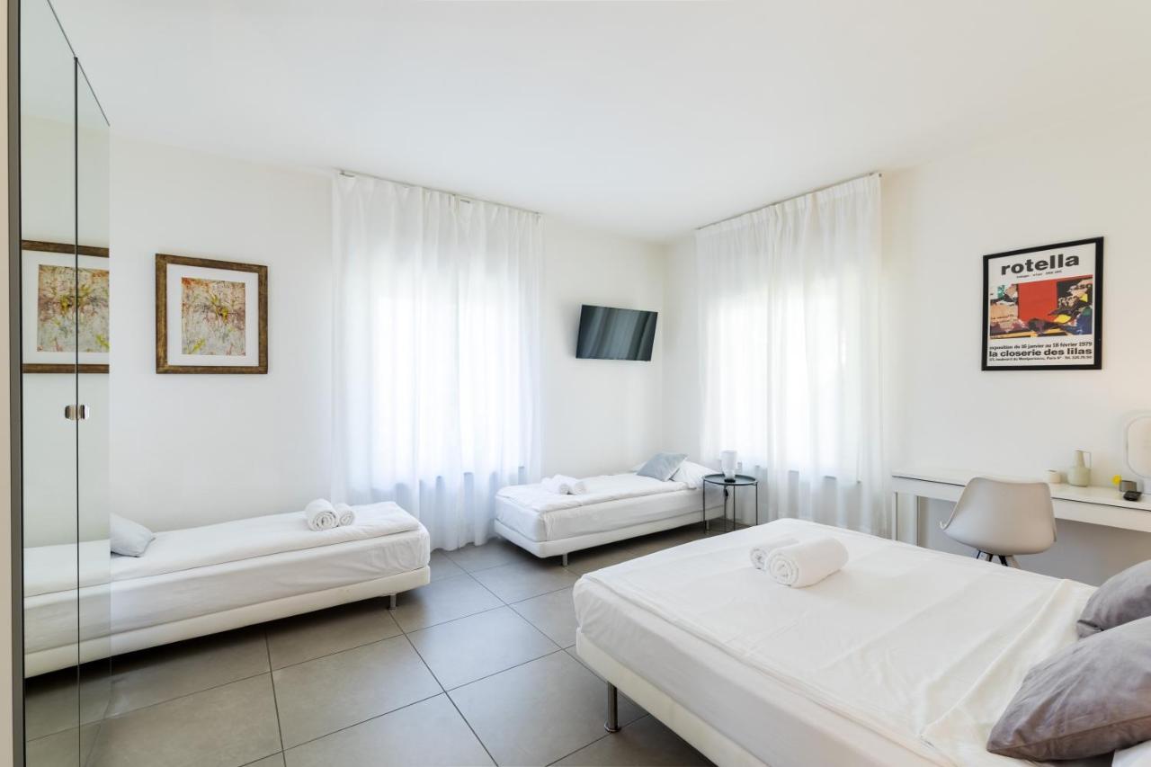 Carly'S Rooms Torbole Sul Garda Екстер'єр фото
